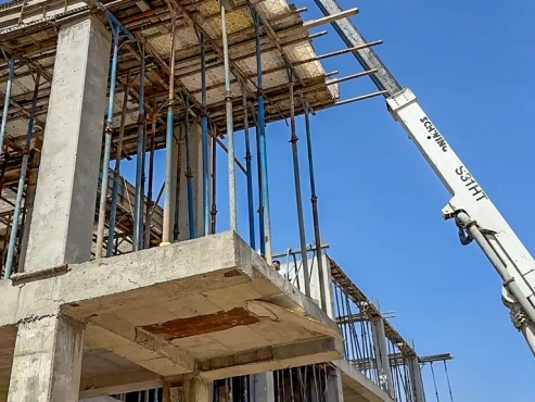 Shahinshahr Art School Building